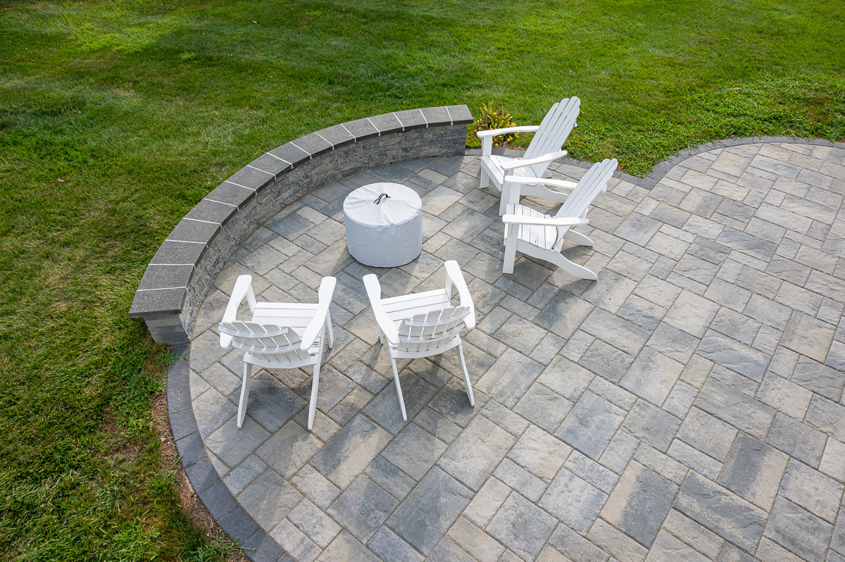 Paver Patio with Sailor Course Border & Modular Sitting Wall