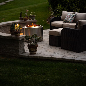 Paver Patio with Modular Sitting Wall & Solo Stove