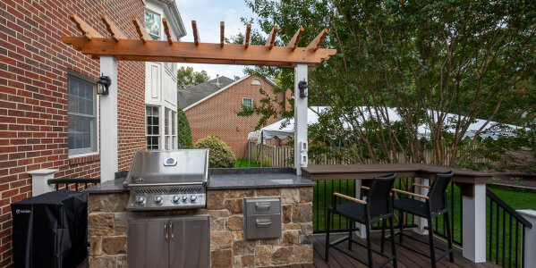 Deck with Grill Station & Composite Bar Top
